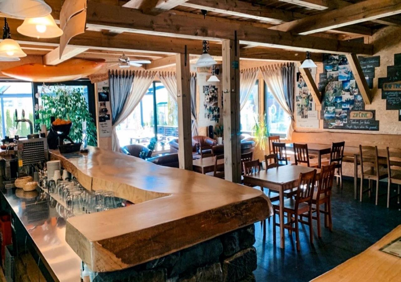 Hostel Soca Rocks Bovec Ngoại thất bức ảnh